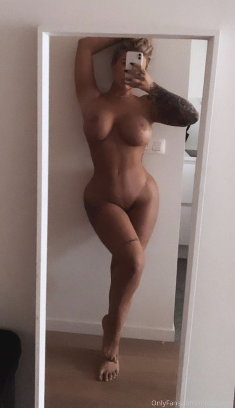 Yana Daems ポルノスター 写真