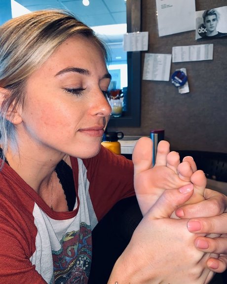 Delaney Ahern ポルノモデル 写真
