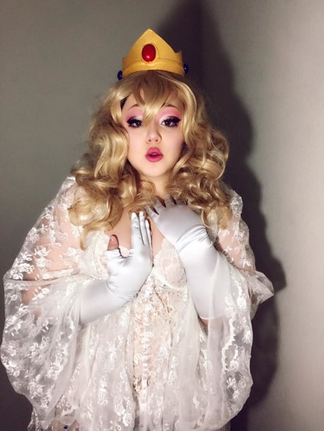Miss Adrienne Park 無料スター 写真