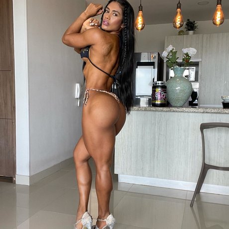 Sunny Doria Vargas 美しいスター 写真
