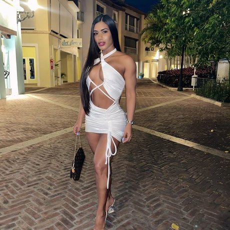 Sunny Doria Vargas 完璧なスター 画像
