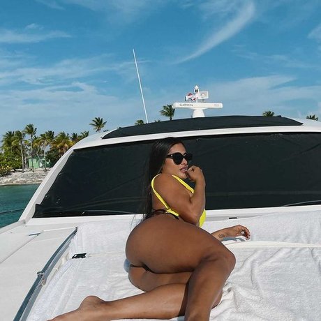 Sunny Doria Vargas セックス女優 写真