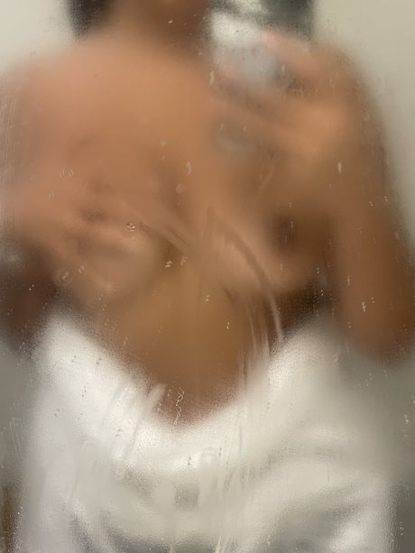 Alanna Rauh セクシーなスター 写真