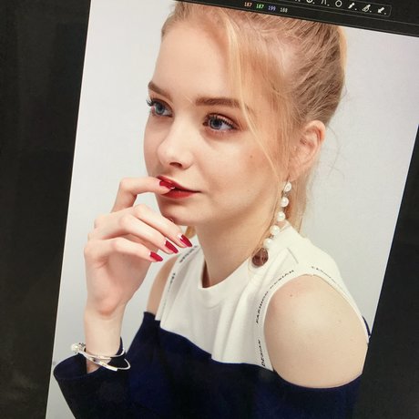 Yulia Kolmakova ポルノスター ヌード 画像
