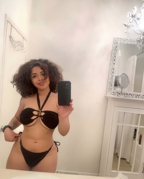 Sarai Fonseca ヌードスター 写真