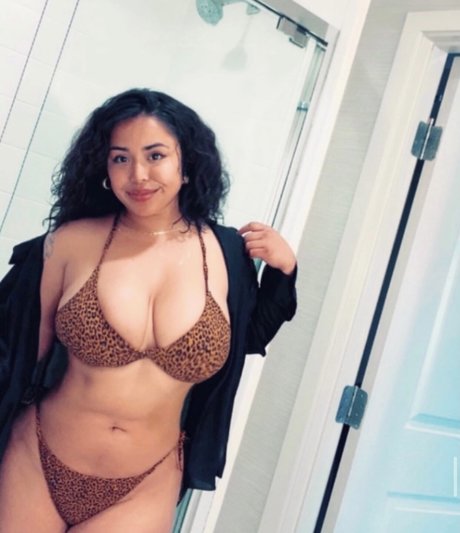 Sarai Fonseca 最高のスター アーカイブ