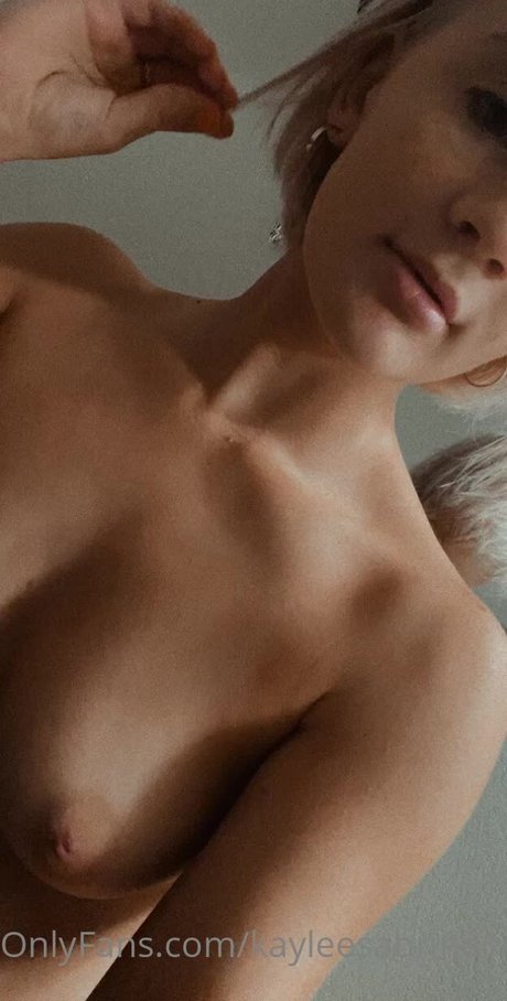 Kaylee Sabrina Ray 完璧な女優 写真