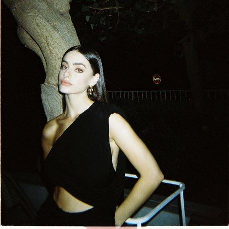 Yael Shelbia 完璧なスター 画像
