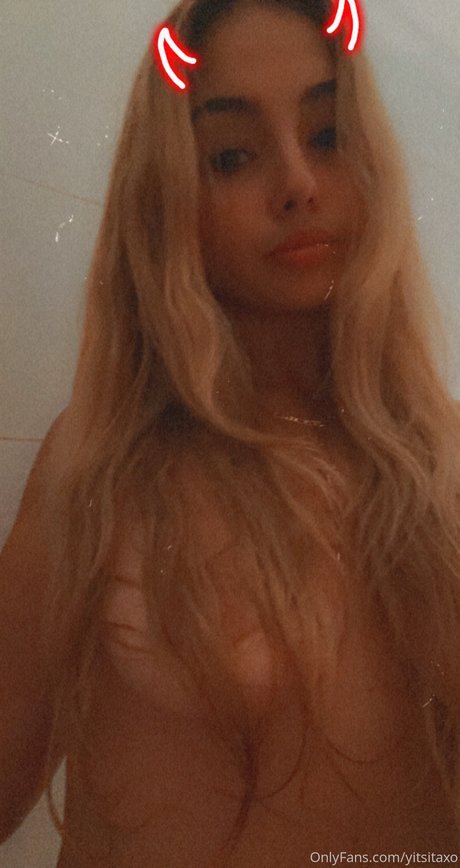 Yitsitaxo セックスモデル 写真