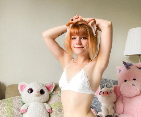 Lilsolle Chickpii ヌードのポルノスター 写真