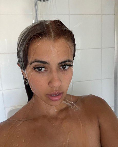 Ambra Guiotto ヌードモデル 写真