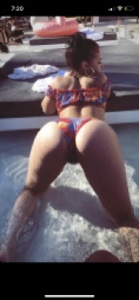 Ash Kash 美しいモデル 画像