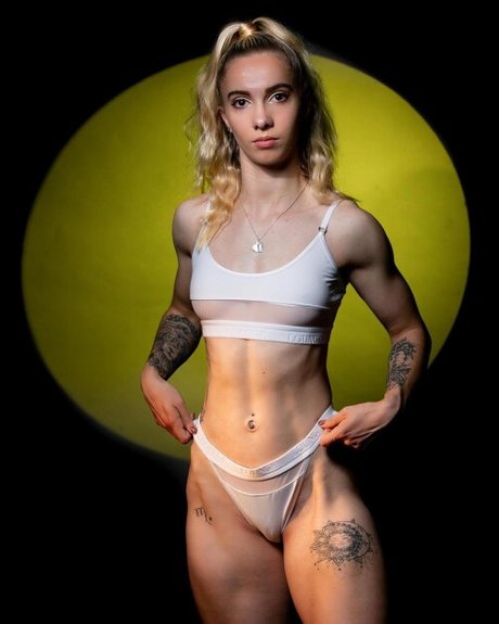 Caitlin Wade ヌードのポルノスター アーカイブ