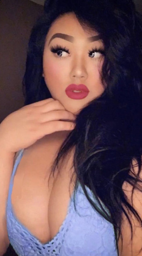 Kendra Vaaj ホットモデル 写真