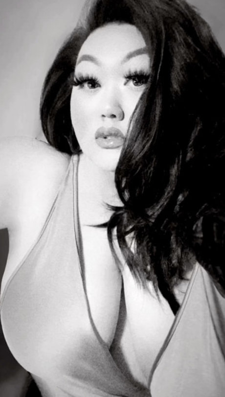 Kendra Vaaj 美しいスター 写真