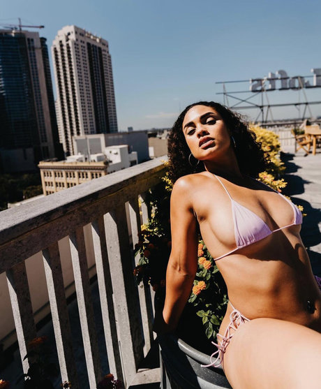 Ravyn Rochelle  セックスモデル 写真