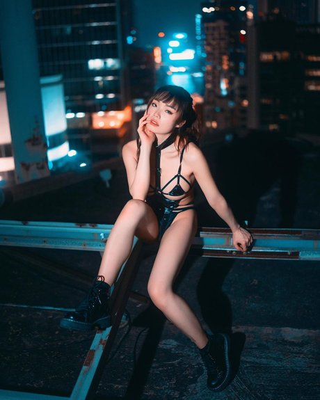 Queenie Lam 完璧なモデル 写真