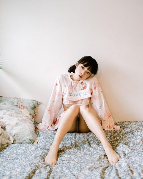 Queenie Lam ポルノスター ヌード 写真