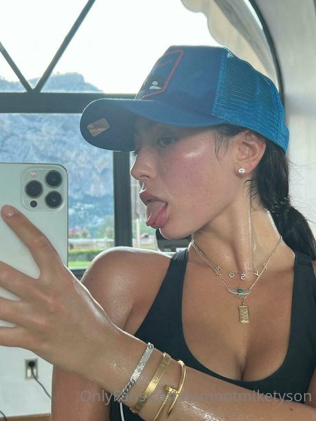 不明なファン セクシー裸 写真