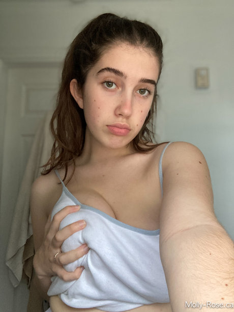 Molly Barkasy 裸のポルノスター 写真