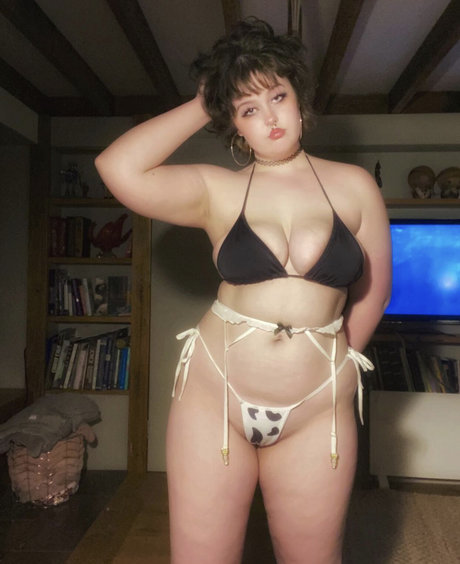 Milabloomoo セクシーモデル 写真
