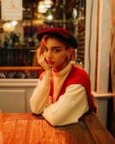 Roxane Eylaud スター 裸 写真