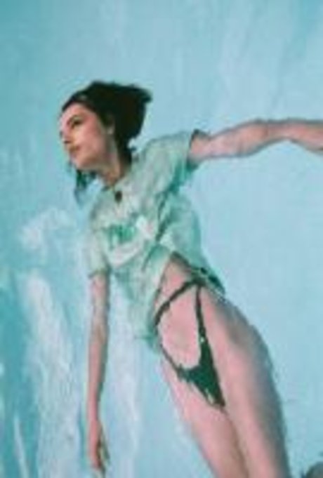 Roxane Eylaud  セクシーなポルノスター 写真