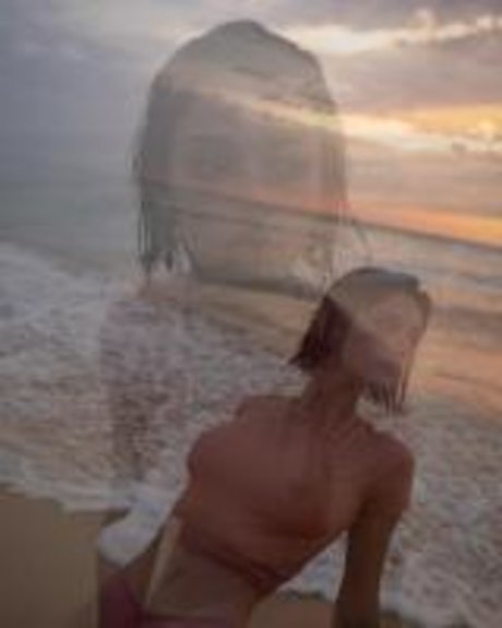 Roxane Eylaud ポルノ女優 写真