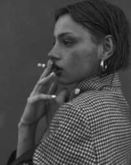 Roxane Eylaud モデル 画像