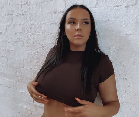 Courtney Maloney 素敵なモデル 写真