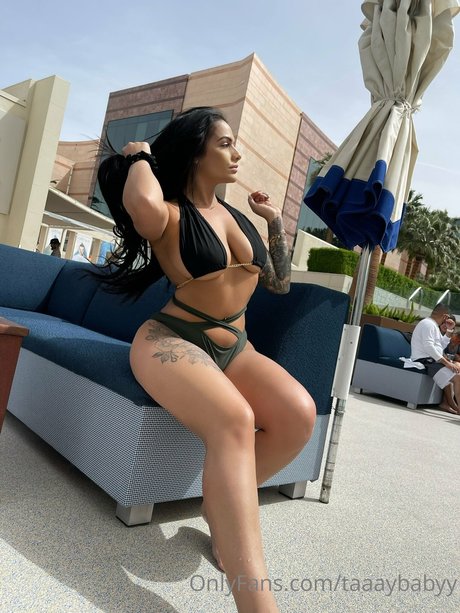 Taylor Stewart 美しいスター 画像