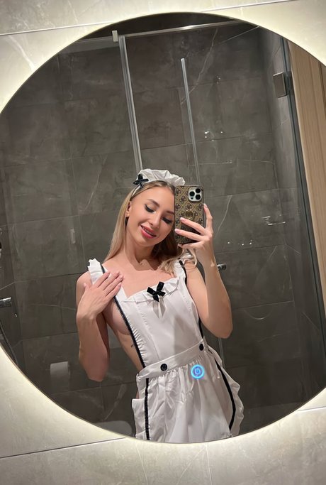 Alferova セクシーモデル 画像