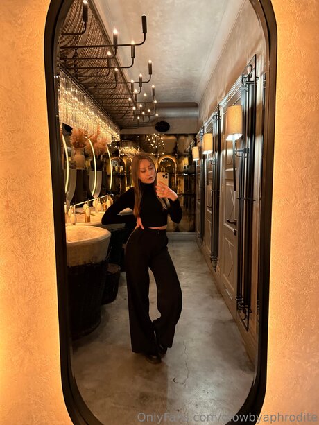 Glowbyaphrodite ポルノスター 写真