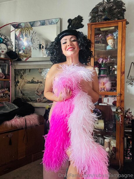 Rubychampagne ホットなポルノスター 写真