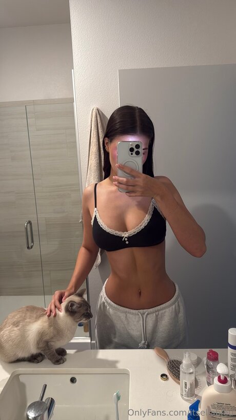 Itsellableu 最高の女優 画像