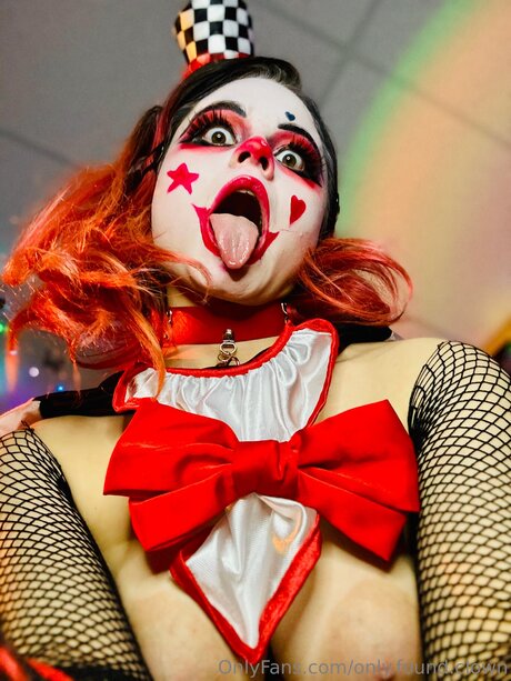 Only Found Clown 独占スター ギャラリー