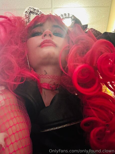Only Found Clown セクシーなポルノスター 写真