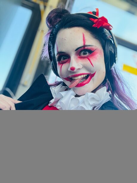 小さいペニスのシーメールOnlyFans ヌード 写真