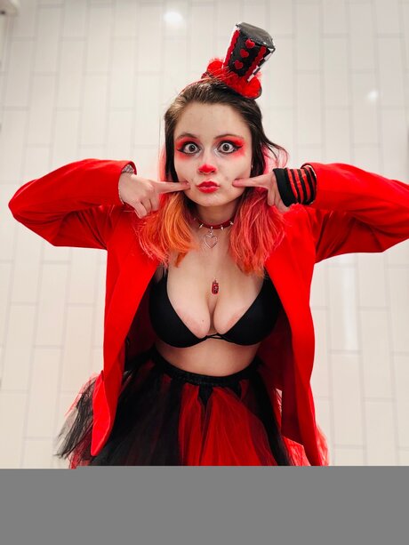 Only Found Clown 裸モデル 写真