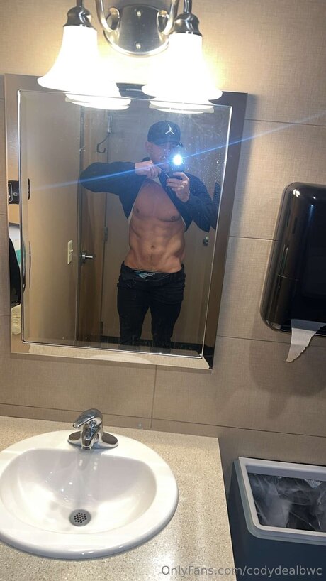 Codydealbwc ポルノモデル 写真