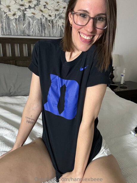 Hanniexbeee セックス女優 写真