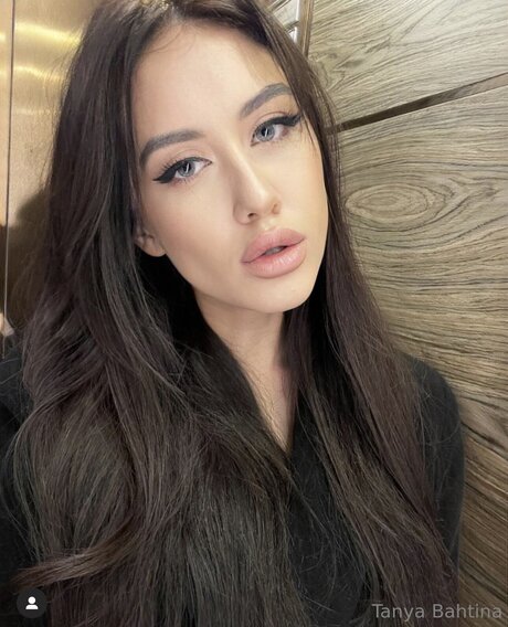 Tanyabahtinavip かわいいスター 写真