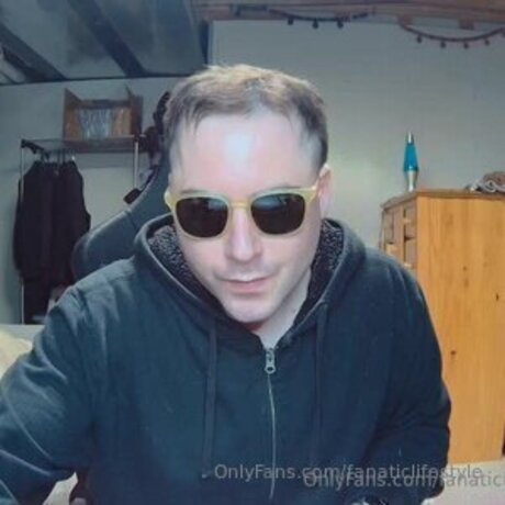Fanaticlifestyle エロティックなスター 写真