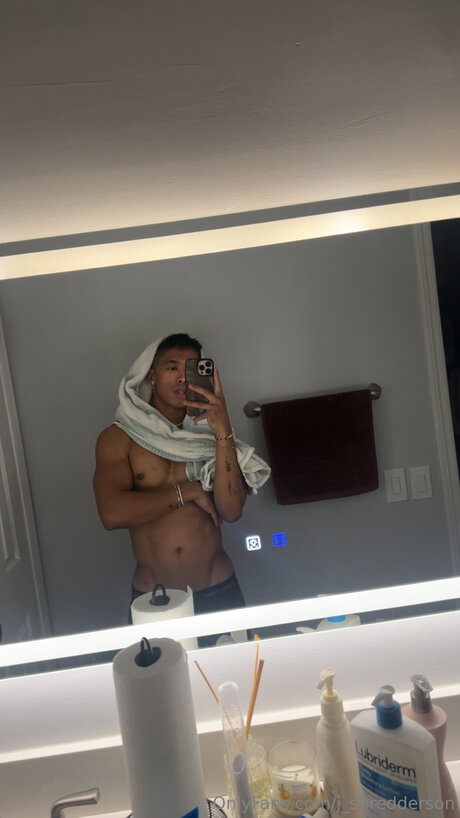 J Shredderson 裸モデル 写真