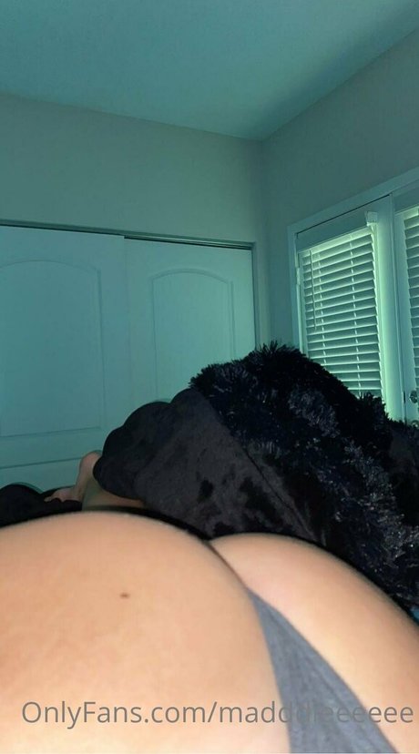 ellabelleeee ポルノスター 写真