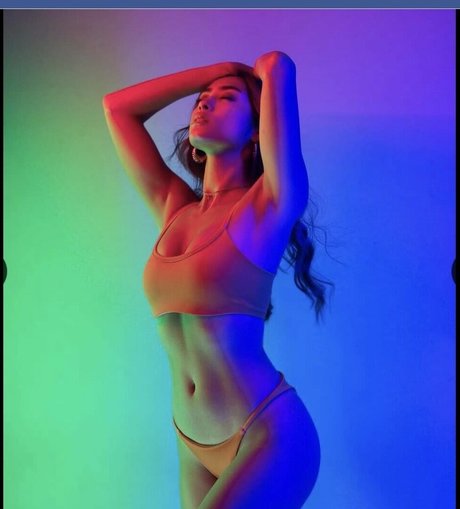 Savannah Palacio スター ヌード 画像