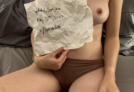 Melody Jade ヌードのポルノスター 写真