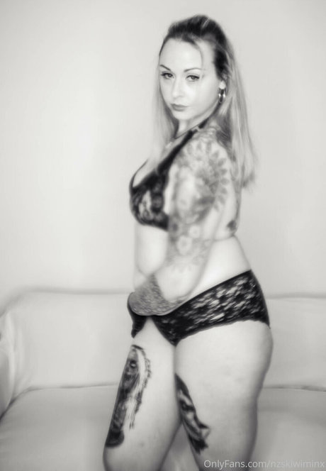 inkynzminx ヌードのポルノスター 写真