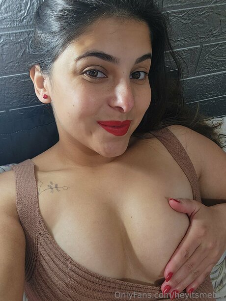 Heyitsmebia セックス女優 画像