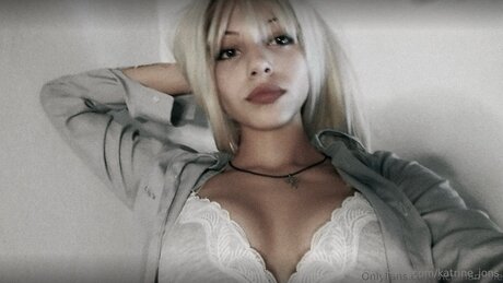 Katrine Jons 素敵なモデル 写真
